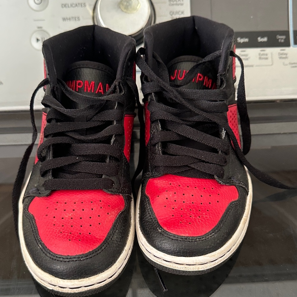 Nike Jordan Jump Kids High-Top Sneakers - Black and Red